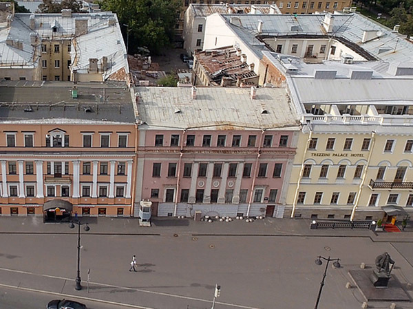 Бремя Берсона. Почему дорогущий особняк на Васильевском еще не скоро будет заселен
