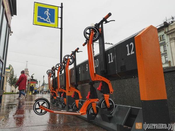 В Петербурге открываются пункты самокат-шеринга. Прокатиться с ветерком можно будет до холодов