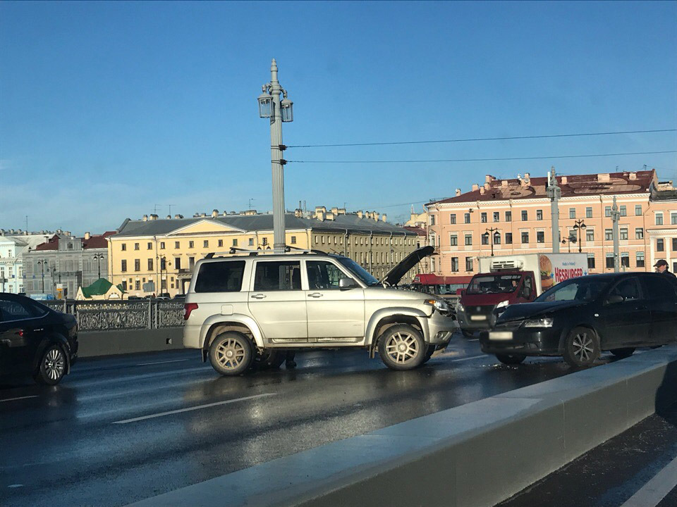 «Дни жестянщика» в Ленобласти и Петербурге открыли с боем. Фоторепортаж