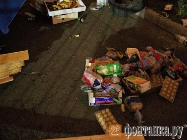 «Пятёрочку» снова застукали за выбрасыванием продуктов. Действия сотрудников попали на видео