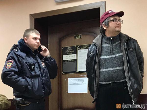 За что журналисты поджигали редакции провластных СМИ