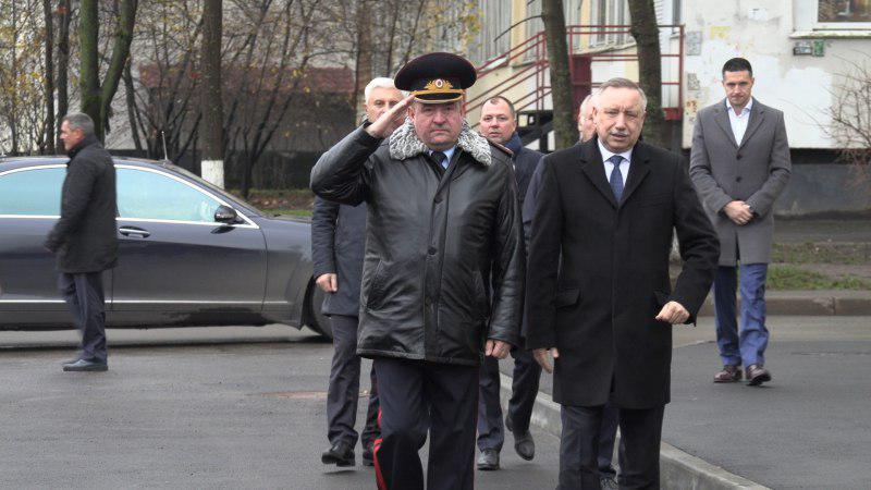 Андрей Мануковский (крайний справа) - на открытии 57-го отдела полиции