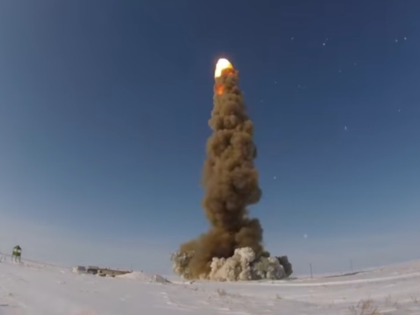 Минобороны РФ показало запуск новой ракеты системы ПРО