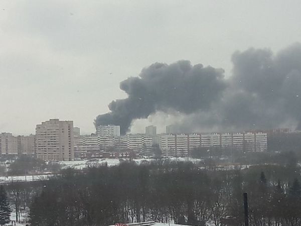 На Тамбасова горит автосервис
