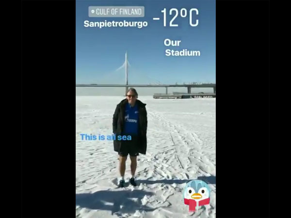Манчини гуляет в шортах по замерзшей Малой Невке