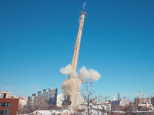 Екатеринбуржцы сняли на видео взрыв 220-метровой телебашни