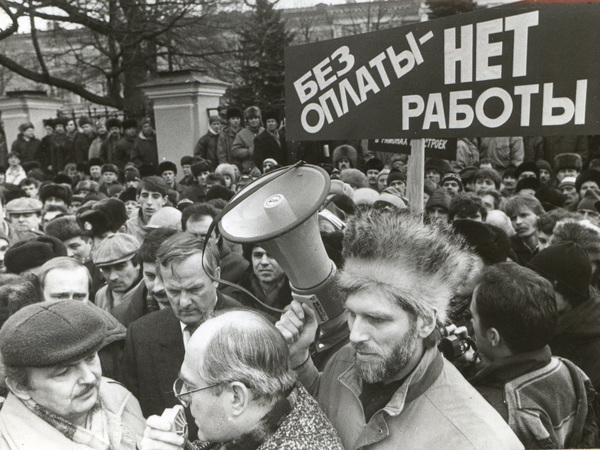 Смольный дождался антракта на «Театральной»