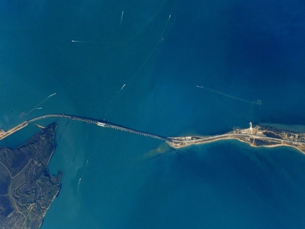 Крымский мост видно с борта МКС