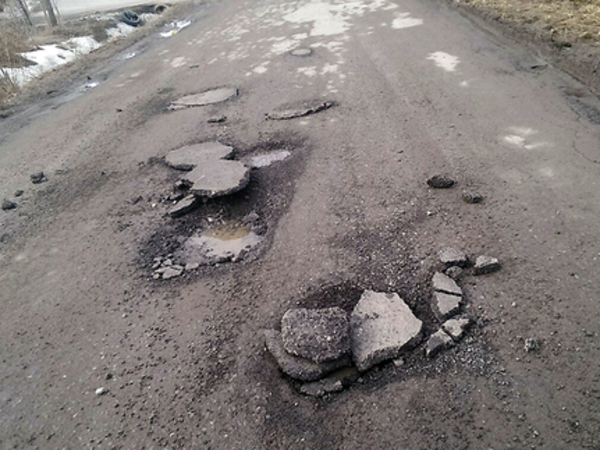 Ремонт дороги в Горелово продержался несколько часов