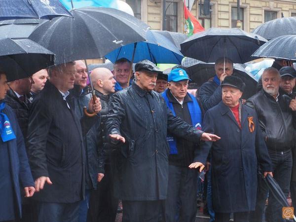 В Петербурге началась Первомайская демонстрация