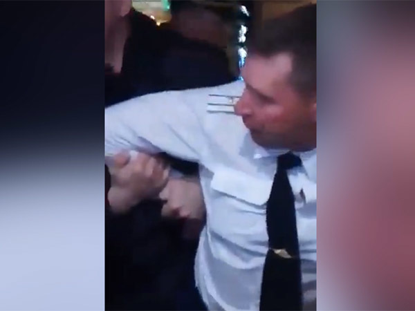 Пьяный командир ВДВ в День Победы отдал приказ штурмовать ресторан