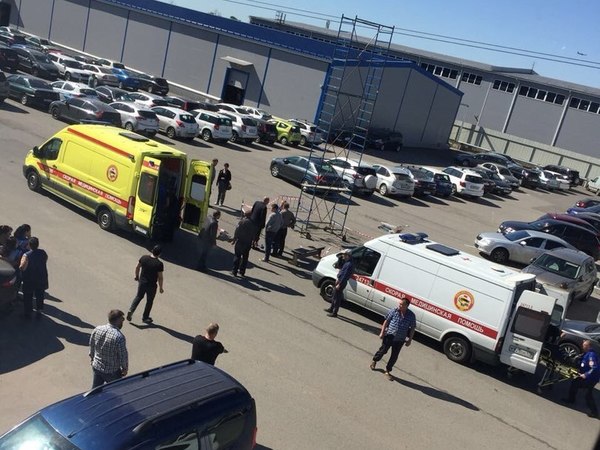 В Шушарах рабочих ударило током