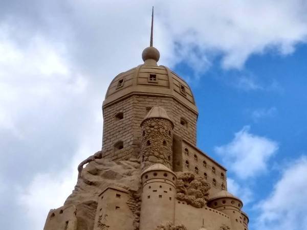 В Лаппеенранте построили огромный Выборгский замок из песка