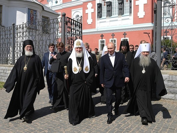 Путин прилетел на Валаам