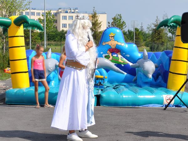 Шаг из дома – и оказался на празднике