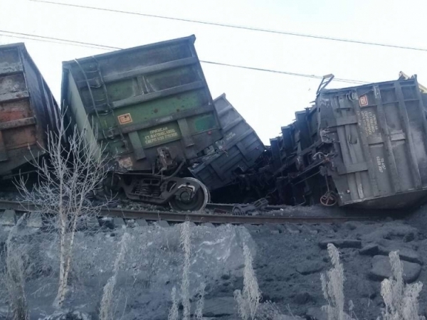 Под Иркутском перекрыт Транссиб: там опрокинулся поезд с углем