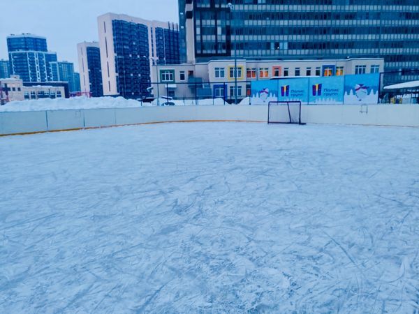 ГК «Полис Групп» организовала катки для жителей Мурино и Кудрово