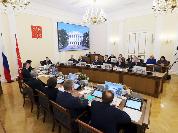Открытый урок в Смольном. Беглов раздал домашние задания