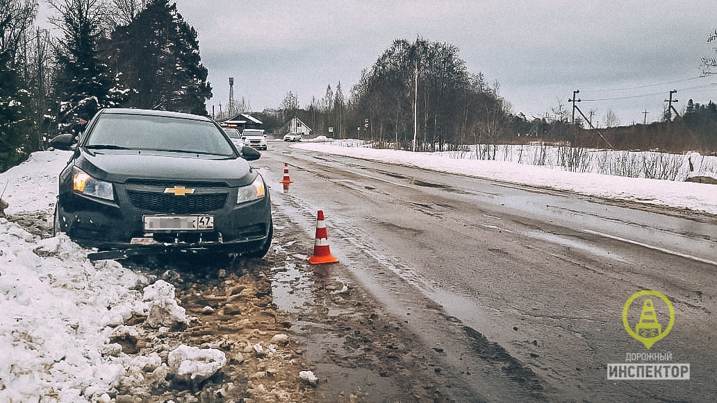 Под кингисеппом. Е53 залетел в сугроб.