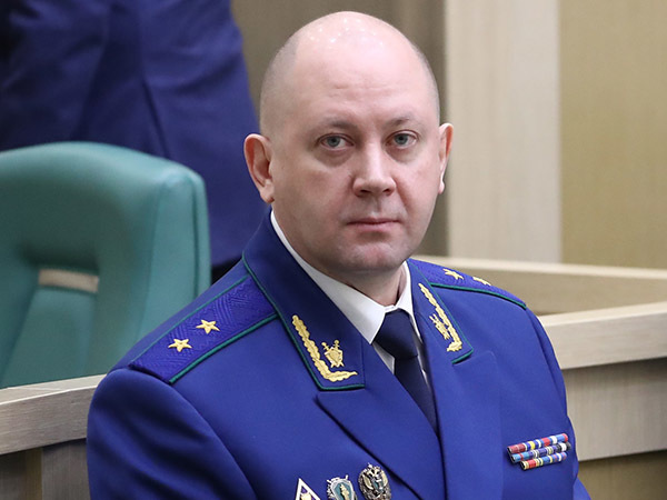На Английской набережной новый прокурор. Он тоже без обязательств