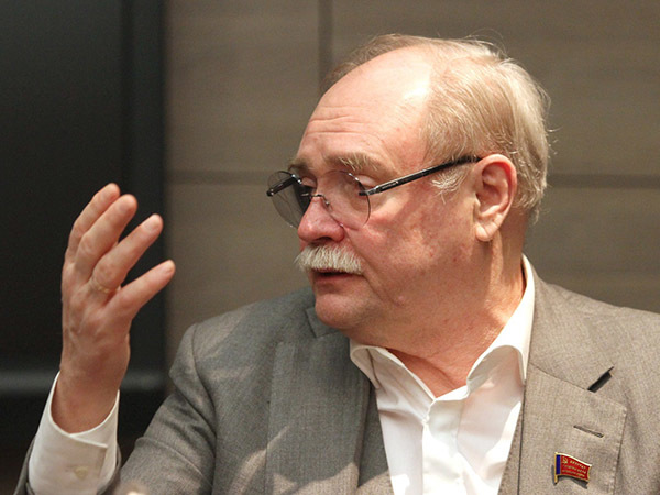 В будущем кандидат в губернаторы Бортко: «Я собираюсь конкурировать не с Бегловым, а с властью»