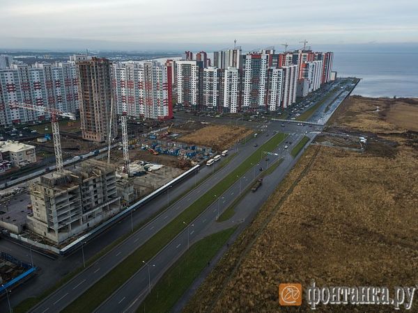 Смольный не хочет в одиночку отвечать за развитие дорог в новостройках