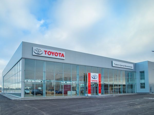 «Тойота» открыла новый крупный дилерский центр на Северо-Западе